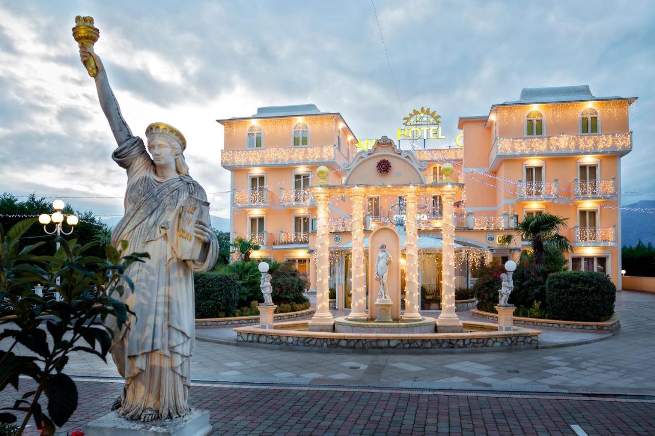 Grand Hotel Osman Ristorante Il Danubio Atena Lucana Exteriér fotografie